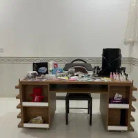 فروش وسایل و میز کاشت ناخن|آرایشگاه و سالن‌های زیبایی|یزد, |دیوار