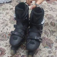 دو جفت کفش اسکیت ..مردونه و زنونه