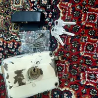 قفل کلید درب حیاط سالم