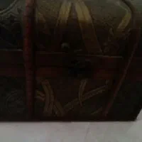 صندوقچه چوبی قدیمی|کلکسیون اشیاء عتیقه|ساری, |دیوار