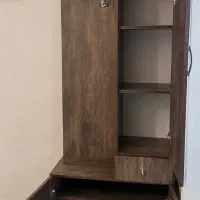جاکفشی و کمد لباس کاملا تمیز