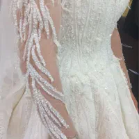 لباس عروس سایز ۳۶تا ۴۲ پشتشم بندیه