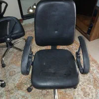 صندلی چرخ دار اداری در حد نو