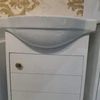 روشویی چینی باکس دار همراه با اینه