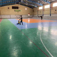 منشی و سرایدار سالن ورزشی خانم و آقا