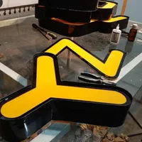 تابلوسازی تابلوساز کامپوزیت چلنیوم فلکسی بنر