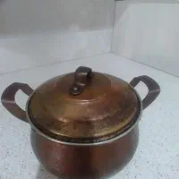 دو عدد قابلمه مس و یه کفگیر و ملاقه