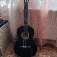 گیتار یاماهاc70طرح همراه با پیک