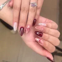 خدمات کاشت ناخن