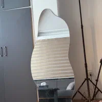 آیینه قدی پشت چراغدار