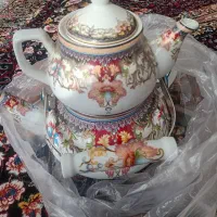 کتری و قوری استفاده نشده