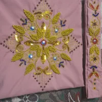 ساروق و قنداق نوزاد