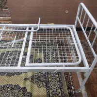 تخت بیمارستانی