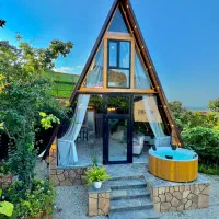 اجاره کلبه جکوزی دار جذاب ایندو