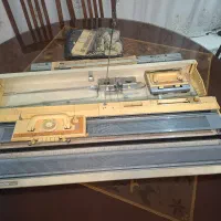 چرخ بافتنی سالم با تمام لوازم