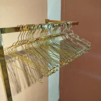 مانکن چوب لباسی چوبکار