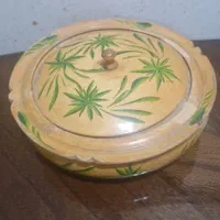 ظرف شکلات خوری. چوب روس۶۰ساله.نقاشی دست