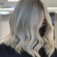 مدل برای رنگ مو امبره بالیاژ ..|خدمات آرایشگری و زیبایی|تهران, ولنجک|دیوار