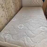 تخت تک نفره دوتا با تشک تک نفره دو عدد