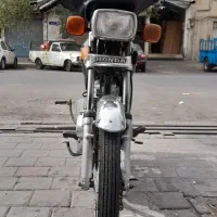 با سلام موتور سیکلت هوندا ۱۲۵ بسیار سالم و تمیز