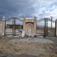 ۲۱۰۰متر باغچه
