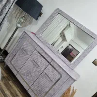 آیینه و کنسول در حد نو