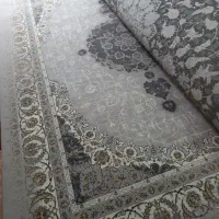 تعدادی فرش های اف خورده