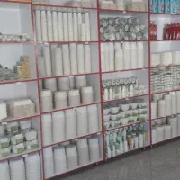 دست فر وش ظروف یکبار مصرف
