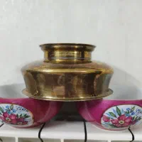 دو عدد کاسه کهنه و یک‌جام مسوار برنجی