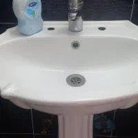 روشویی با پایه سالم