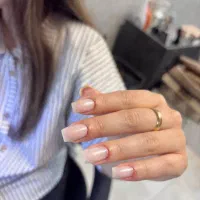 کاشت و خدمات ناخن با 10%تخفیف ویژه/ ژلیش پا رایگان