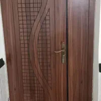 نصاب و ساخت کابینت ودرب چوبی  وکمی دیواری