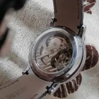 ساعت مچی|ساعت|ری, جوانمرد قصاب|دیوار