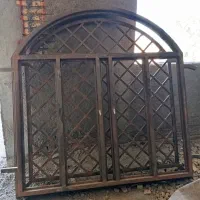 درب و پنجره آهنی طرح‌دار و ساده (کاملاً نو)
