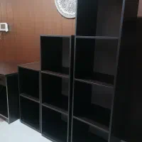 کتابخانه و میز تحریر