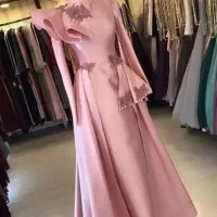 خیاطی زنانه با ۳۰ سال سابقه ی کار