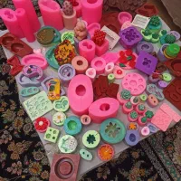 تعدادی قالب شمع سیلیکونی پلاستیکی به فروش می‌رسد