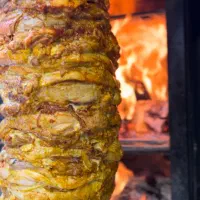 استاد کار ماهر دنر