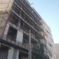 به یک بنا دیوار چین