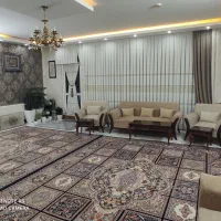 ۸۲ متر به انضمام ۱۰ متر تراس ( سند آماده ،اندیشه)