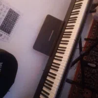 پیانو تاشو کونیکس