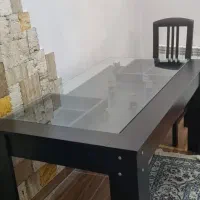 میز نهار خوری تنها شش نفره