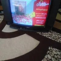 تلویزیون قدیمی،ساعت امپریو آرمانی،دامن کتان سبز|تلویزیون و پروژکتور|شیراز, لاله|دیوار
