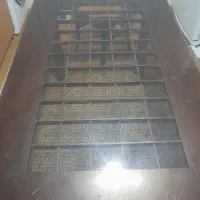 میز ناهار خوری.