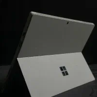 سرفیس پرو ۵ به همراه کیبرد و شارژر