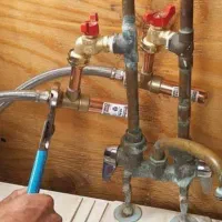 نصب تاسیسات لوله کشی آب و برق کشی وتعمیرات برق