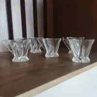 تعدادی ظروف و وسایل و تزئینی جات خانه