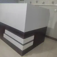 میز کانتر(منشی) و ۶ عدد صندلی چرم