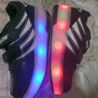 کفش چرخ دار دخترانه همراه با شارژ وسیم رابط