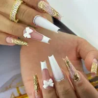 خدمات کاشت ناخن